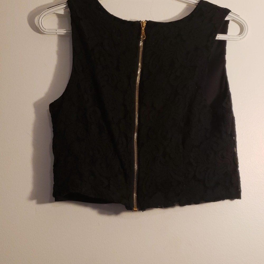 Lace crop - Picture 3 of 3